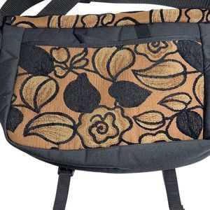 Reign Vermont Tapestry Crossbody Laptop/ Purse  Bag. Black & Brown. 11” x 15”